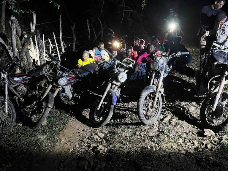 Interceptan dominicanos que transportaban indocumentados en motocicletas en Dajabón