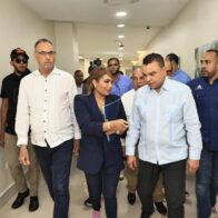 Dr. Julio Landrón supervisa hospital Ángel María Gatón y anuncia apertura segunda fase