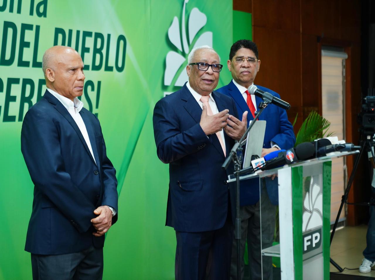 FP: En 2025 la deuda aumentó US$110 millones por día y el crecimiento económico no la alcanzó