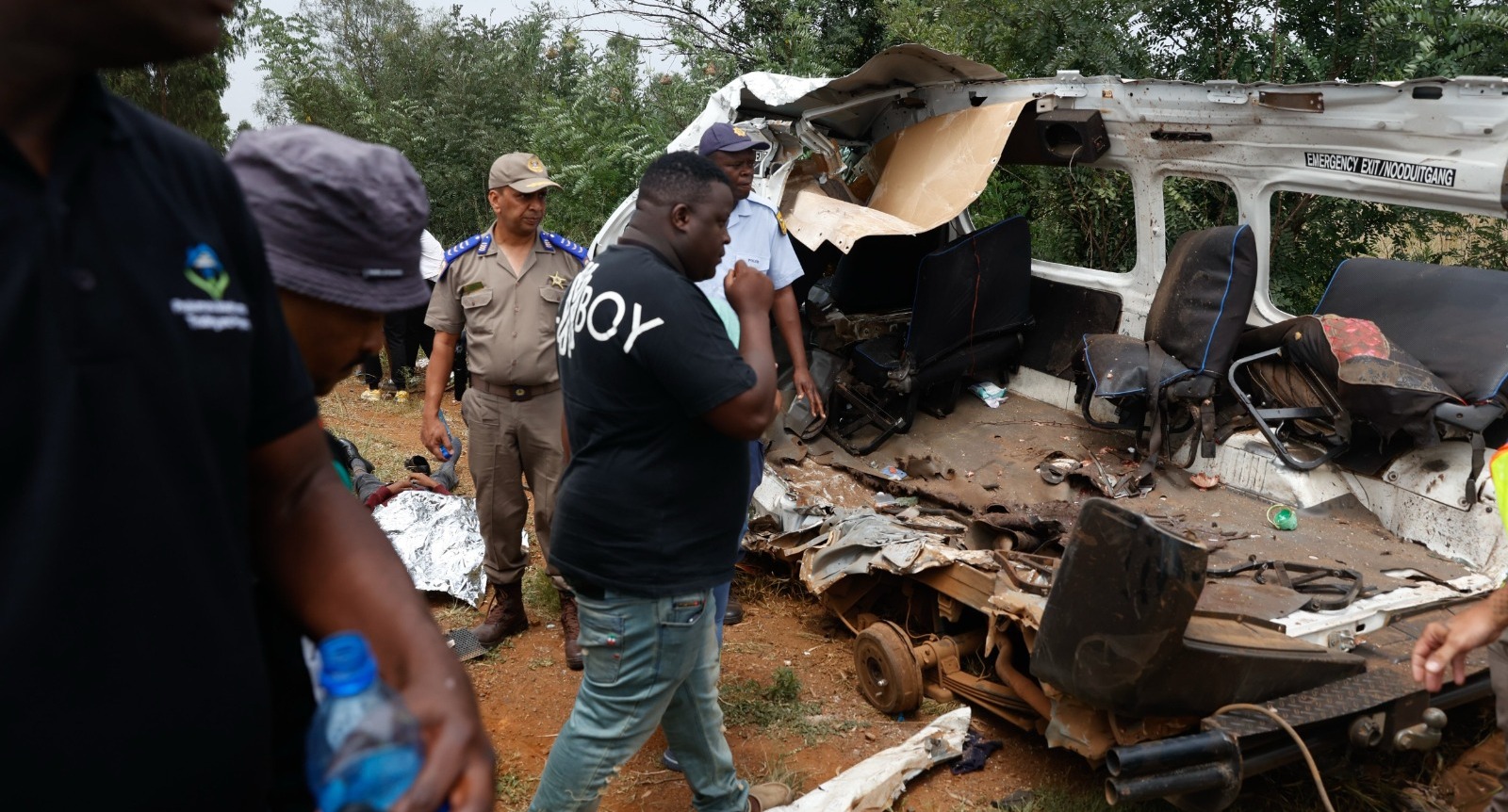 Rebajan a 12 los alumnos muertos en un accidente en Sudáfrica y detienen a su conductor