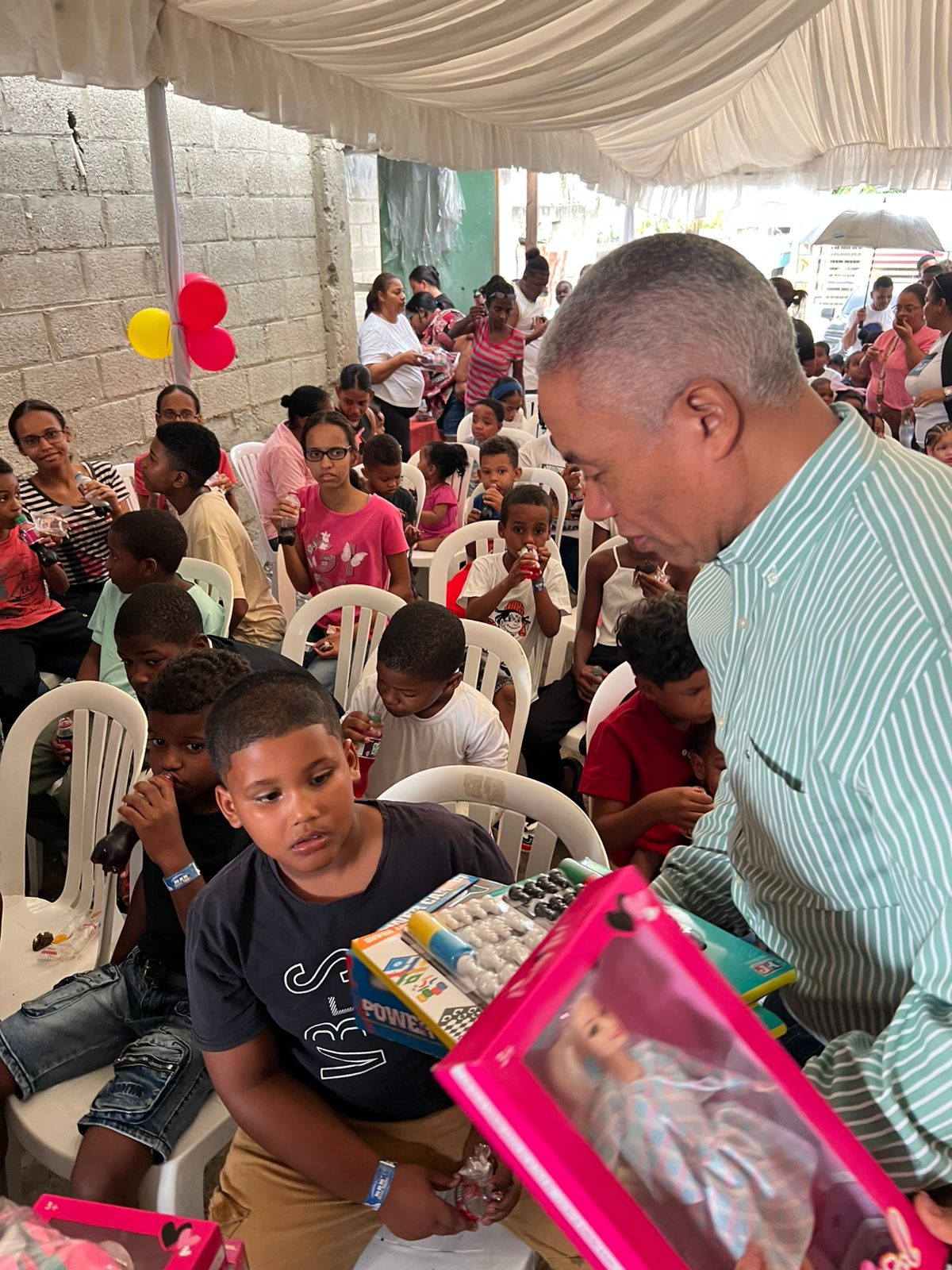 Francisco Fernández culmina la Ruta del Día de Reyes llevando sonrisas y esperanza a la niñez de la provincia de Santo Domingo