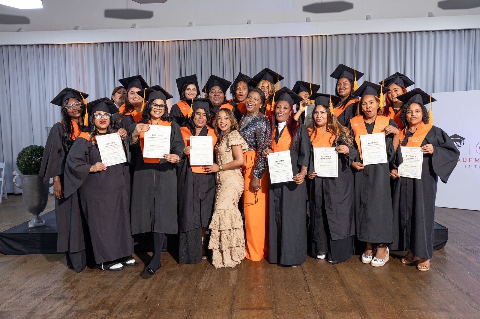 Academia Andrea y MINERD gradúan nuevas técnicas en peluquería y estética