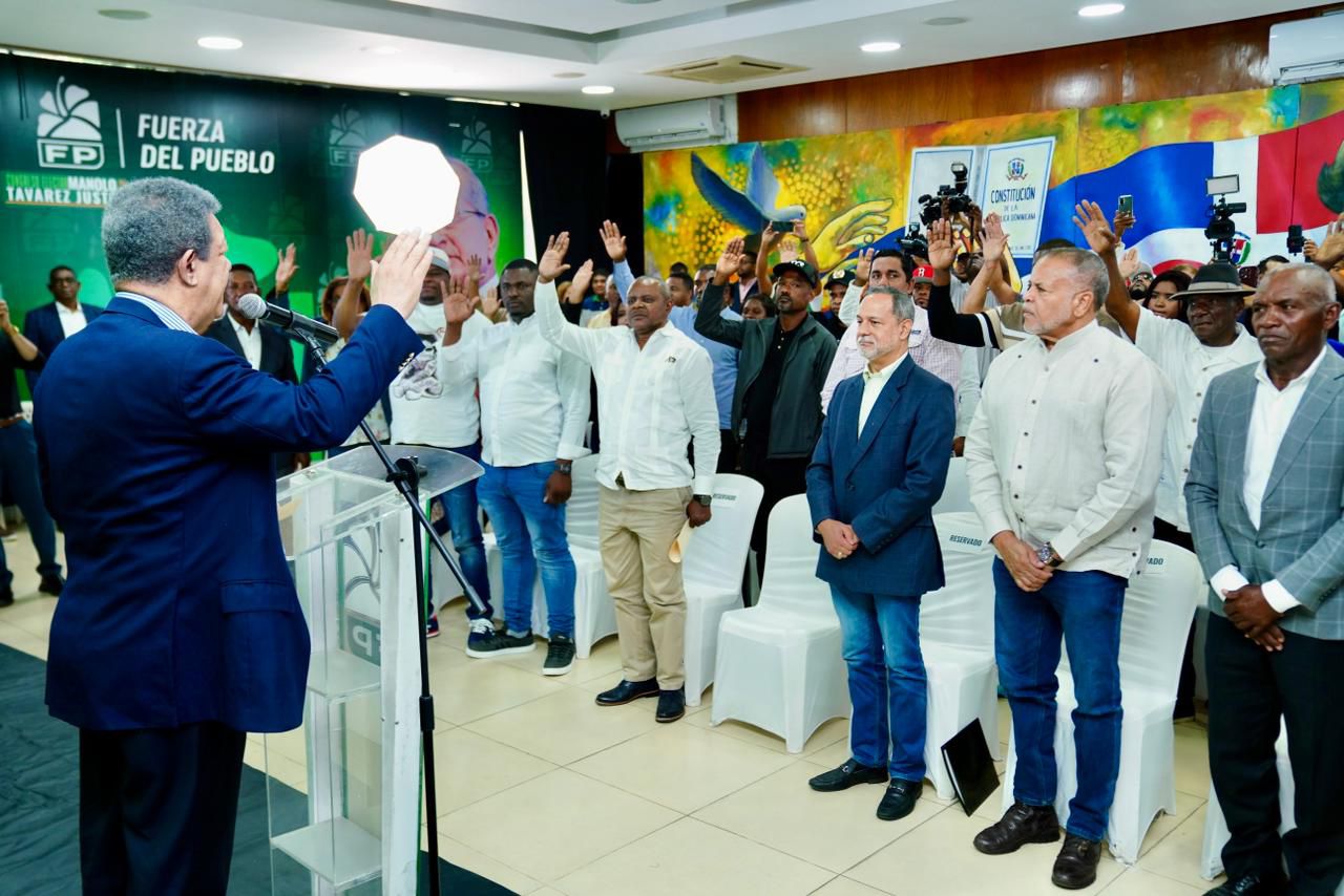 Fuerza del Pueblo juramenta dirigentes provenientes del PRM en Elías Piña