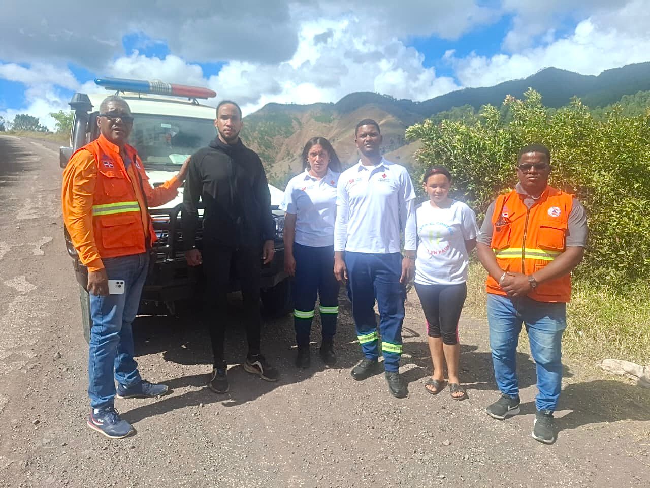 Defensa Civil encuentra con vida joven desaparecido tras ser envestido por vaca en Cordillera Central