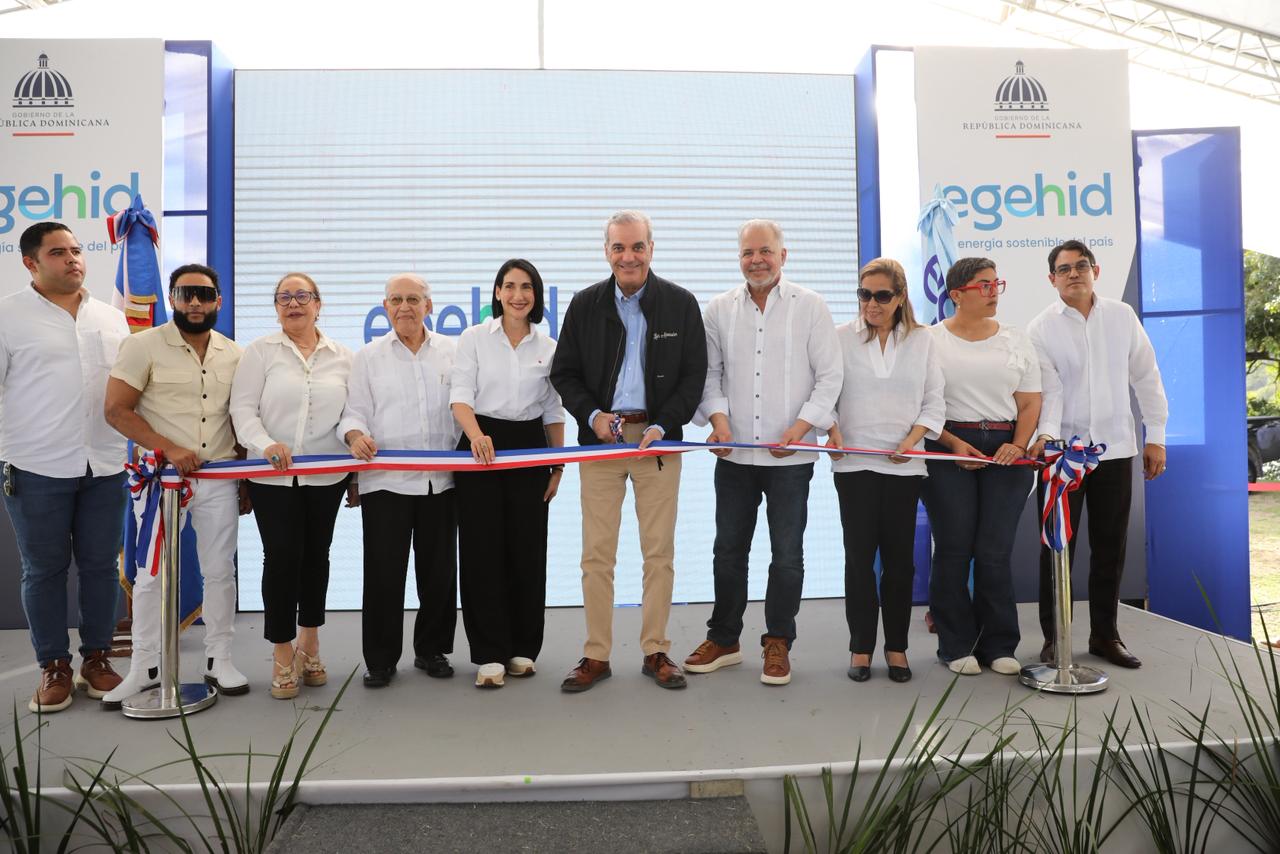 Abinader destaca avances en infraestructura y atención social en comunidades de la Sierra; inaugura carretera Guardarraya