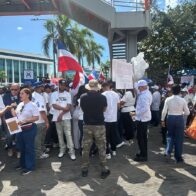 Decenas acuden a marcha pacífica por justicia tras tragedia del Jet Set