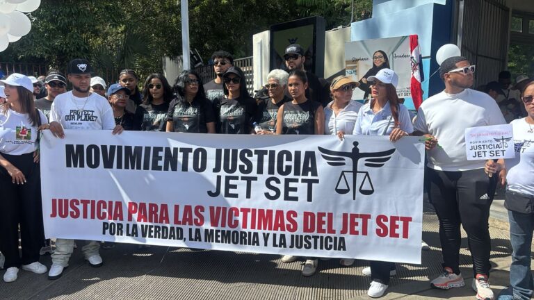 Familiares de Rubby Pérez se suman a la marcha en reclamo de justicia