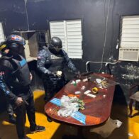 Policía Nacional interviene punto de venta de drogas y ocupa arma ilegal en Hermanas Mirabal