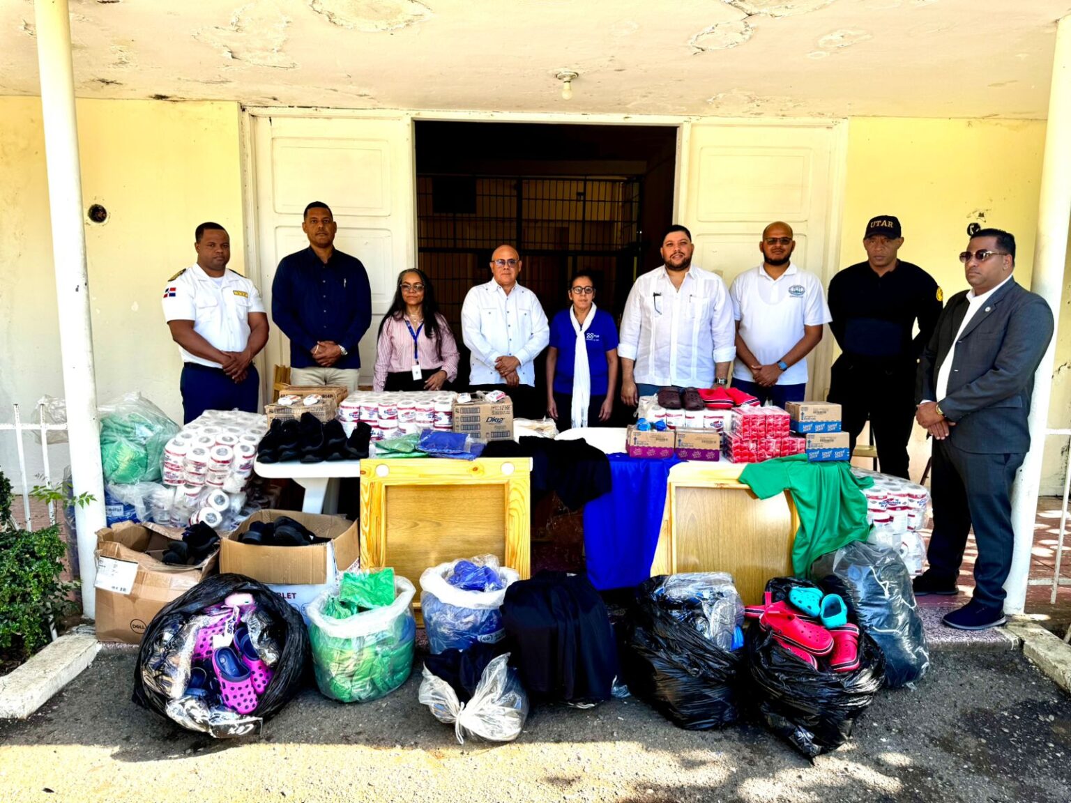 Desarrollo de la Comunidad fortalece correccional de menores con entrega de insumos