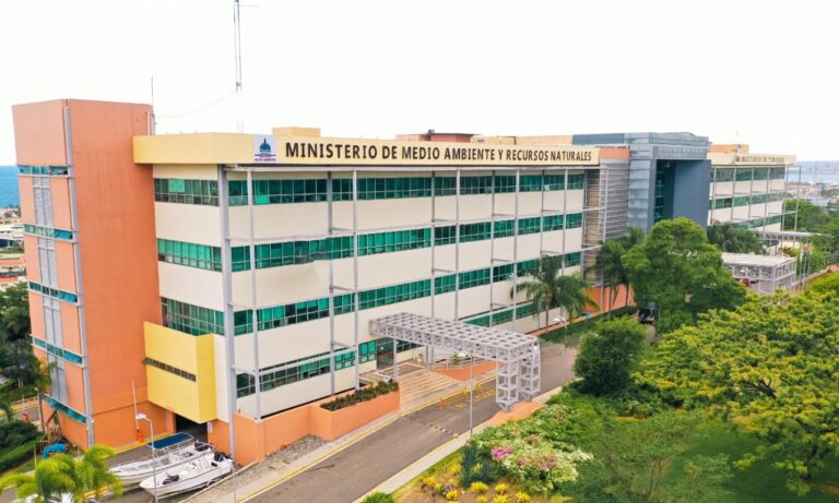 Ministerio de Medio Ambiente resalta permisos otorgados para desarrollo de proyectos
