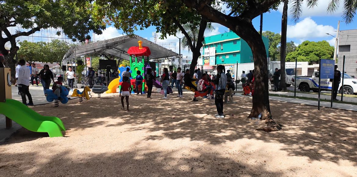 Comunitarios celebran transformación del parque y bulevar Pedro Livio Cedeño