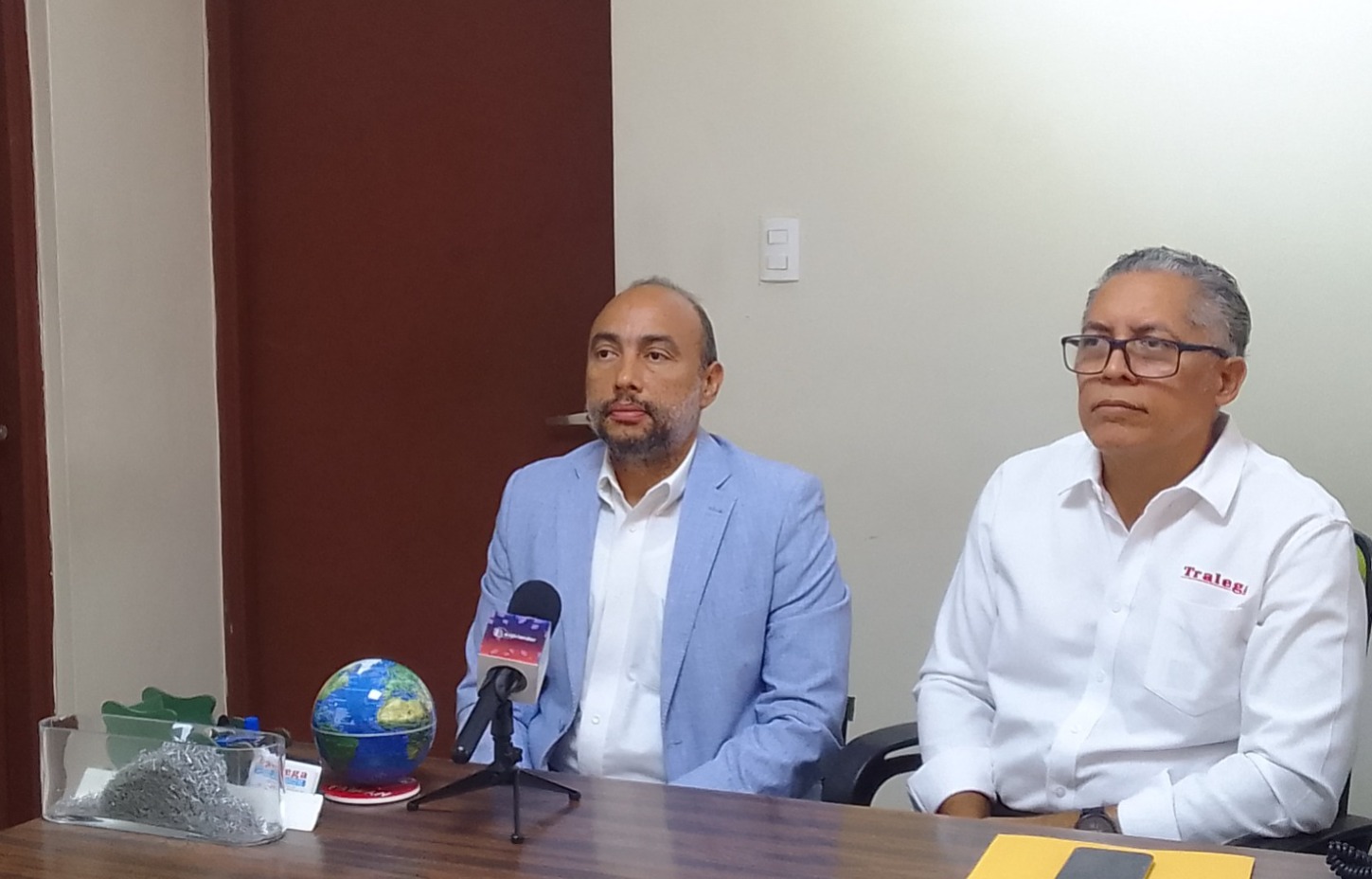 Traductores legales o intérpretes judiciales denuncian medidas absurdas en la legalización de documentos y hacen llamado a la procuradora Yeni Berenice Reynoso