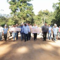 Productores de La Guázuma exigen que se concluyan los 5 kilómetros de carretera paralizada