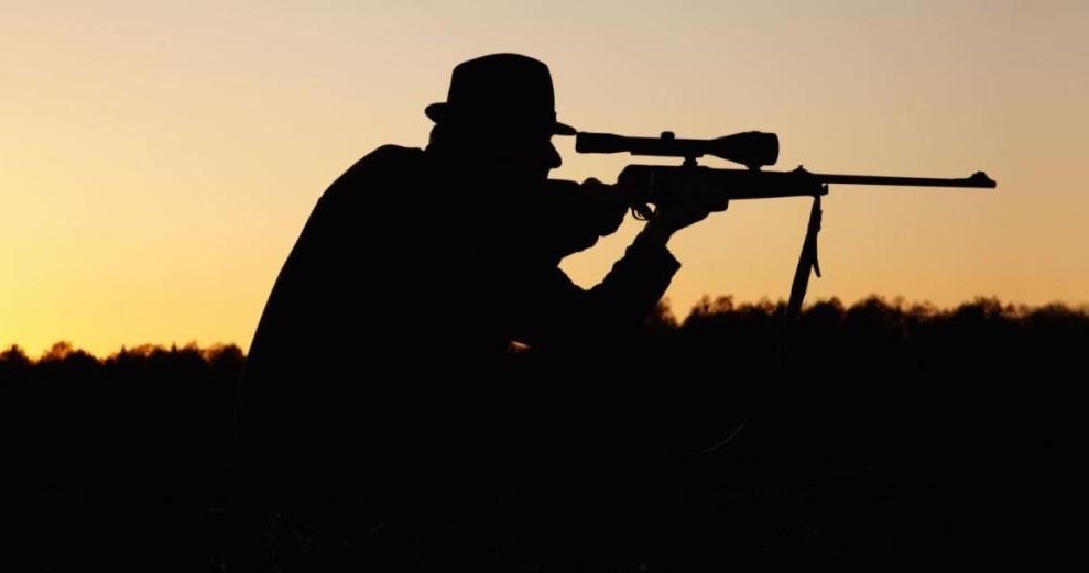 Investigan la misteriosa muerte por disparos de tres cazadores en bosque de Sicilia
