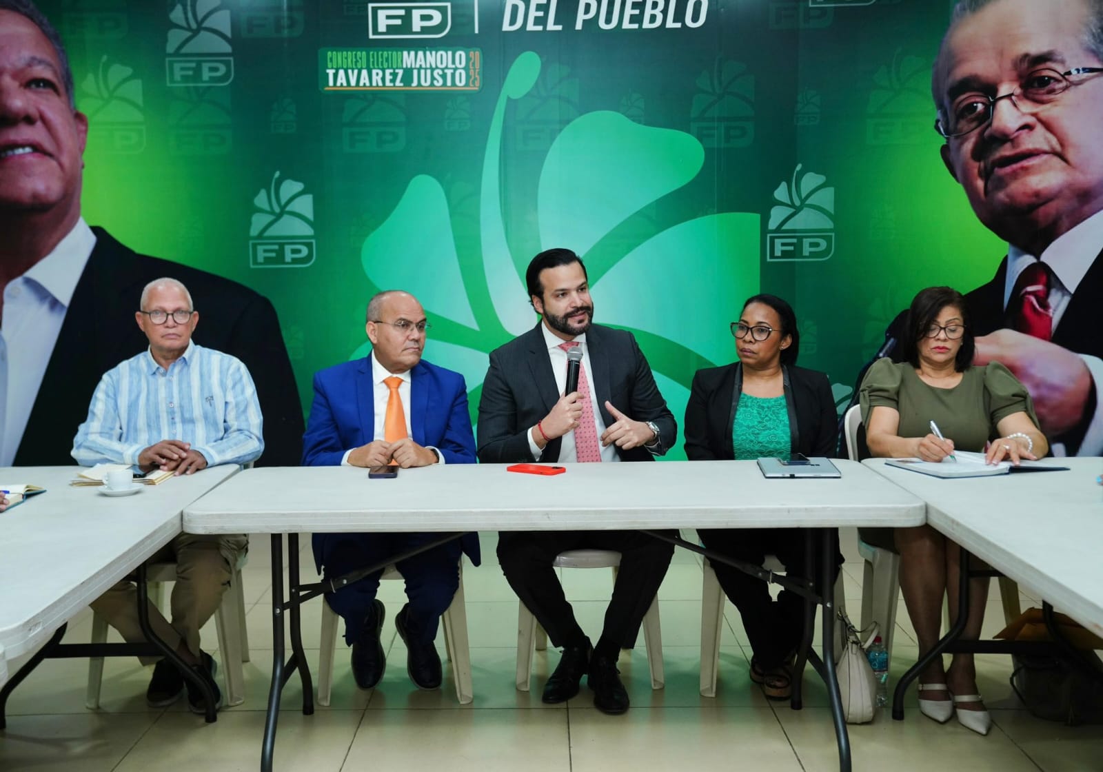 Fuerza del Pueblo celebra reunión preparatoria de su Dirección Ejecutiva en el Distrito Nacional