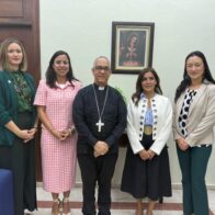 Embajadora de EE. UU. realiza primera visita a la Arquidiócesis de Santiago y se reúne con su arzobispo