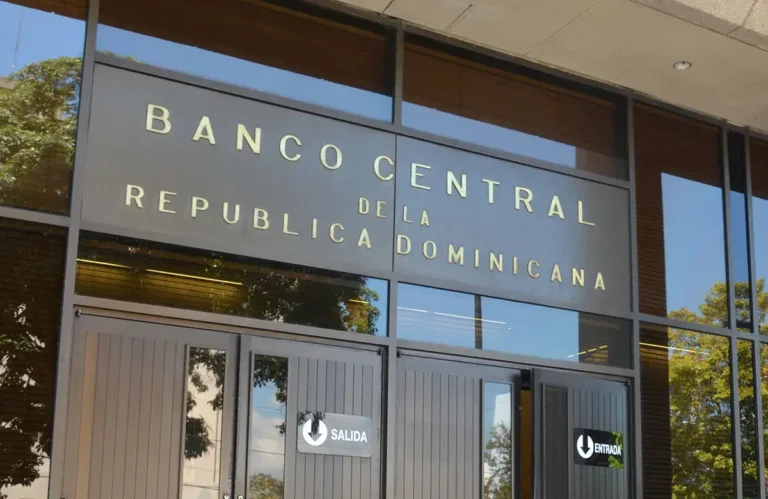 RD mantiene su tasa de interés de política monetaria en 5,25 % anual