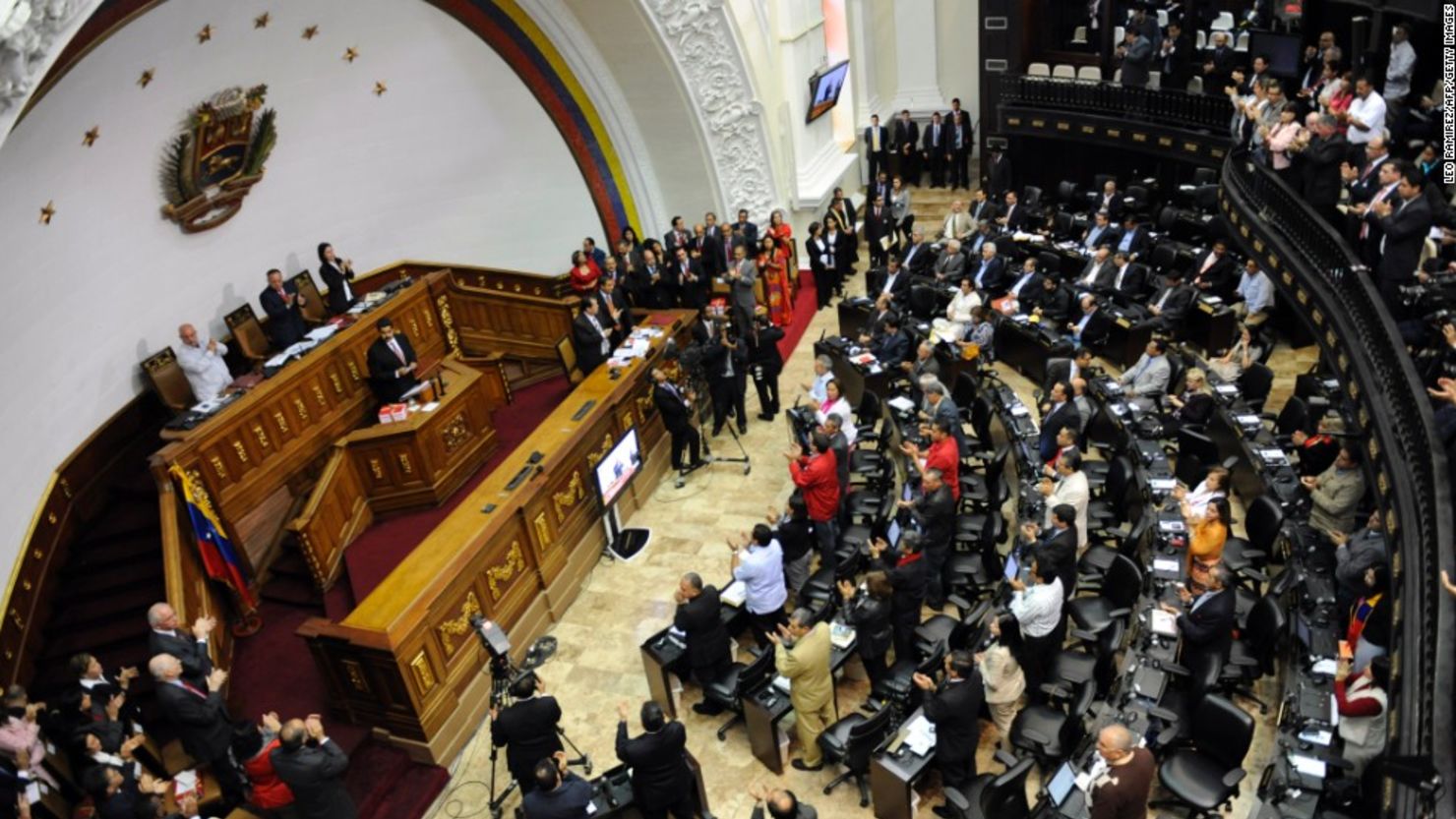 Asamblea Nacional de Venezuela se instala en medio de tensión política y expectativa por posible gobierno interino