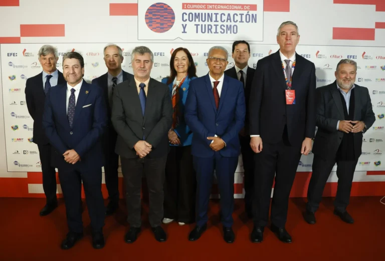 La I Cumbre de Comunicación y Turismo defiende en Fitur un sector «humano» y cohesionador