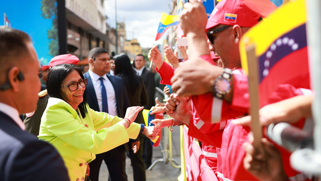 Delcy Rodríguez promete "encarar" a EE.UU. por la vía diplomática para defender a Venezuela