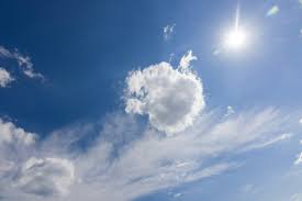 Pronostican cielo poco nuboso esta noche y lluvias dispersas mañana por sistema frontal