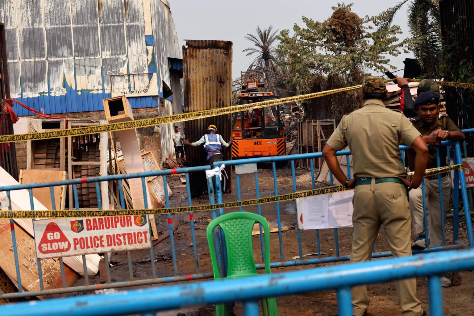 Al menos 21 muertos y 27 desaparecidos en India por un incendio en una fábrica de Calcuta