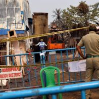 Al menos 21 muertos y 27 desaparecidos en India por un incendio en una fábrica de Calcuta