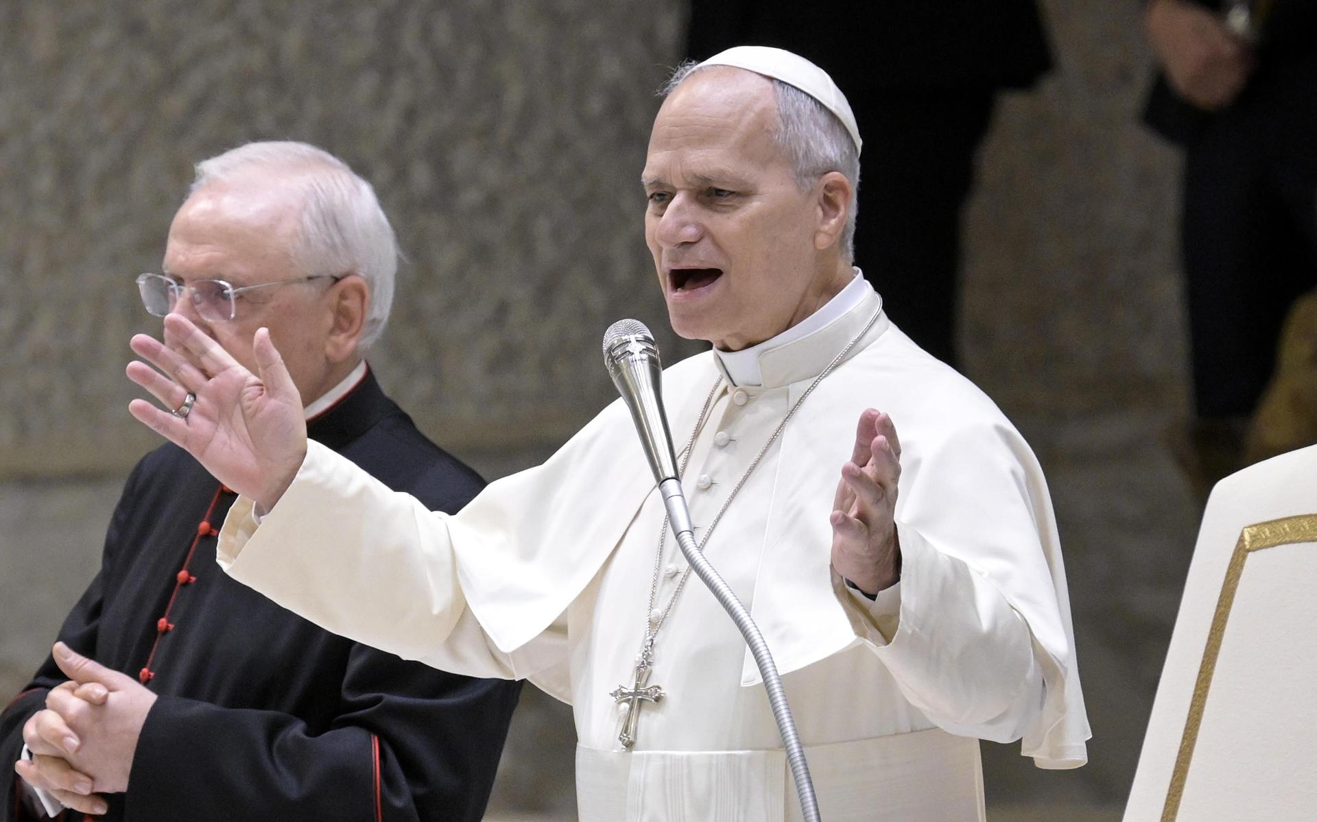 El papa llama a las naciones a estar siempre alerta para evitar el "horror del genocidio"
