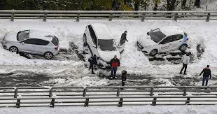 Al menos seis muertos en accidentes de tráfico en Francia por la nieve y el frío