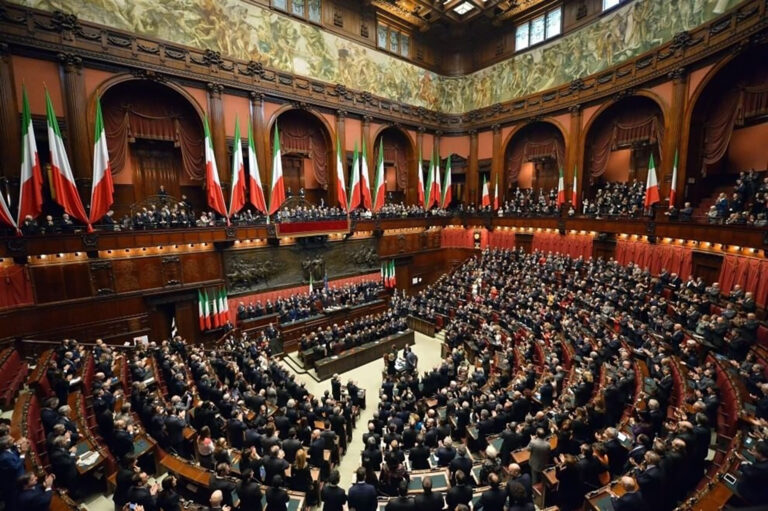 Diputados italianos impiden una rueda de prensa de la ultraderecha sobre "remigración"
