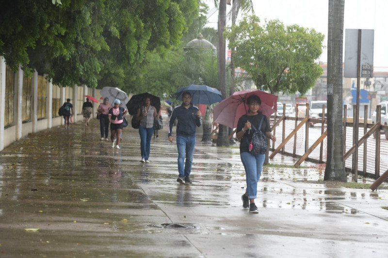 Pronostican nublados con algunas lluvias moderadas