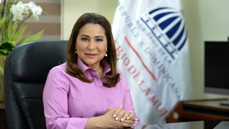 Designan a Mayra Jiménez directora de Supérate