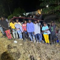 Ejército intercepta miniván con 30 haitianos indocumentados en el municipio Esperanza de Valverde