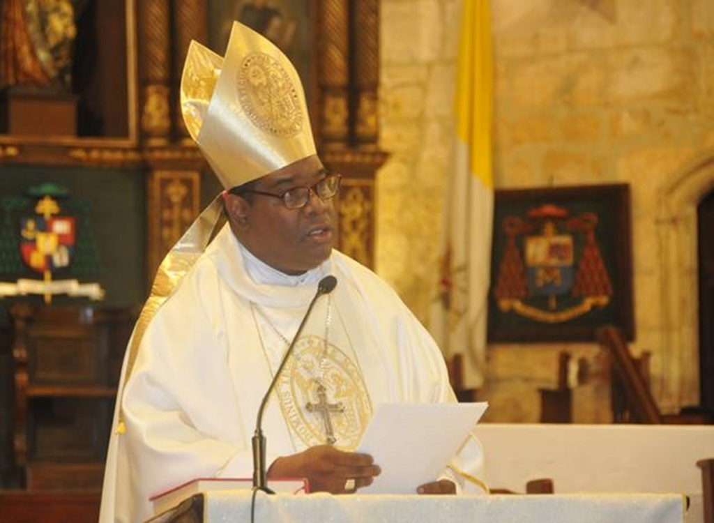 Monseñor Castro Marte afirma que hay mujeres preparadas para presidir la República Dominicana