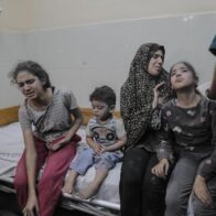 Los palestinos acogen con desconfianza el paso a la segunda fase del alto el fuego en Gaza