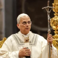 El papa rechaza al cierre del Jubileo una "economía deformada" y los "halagos" del poder