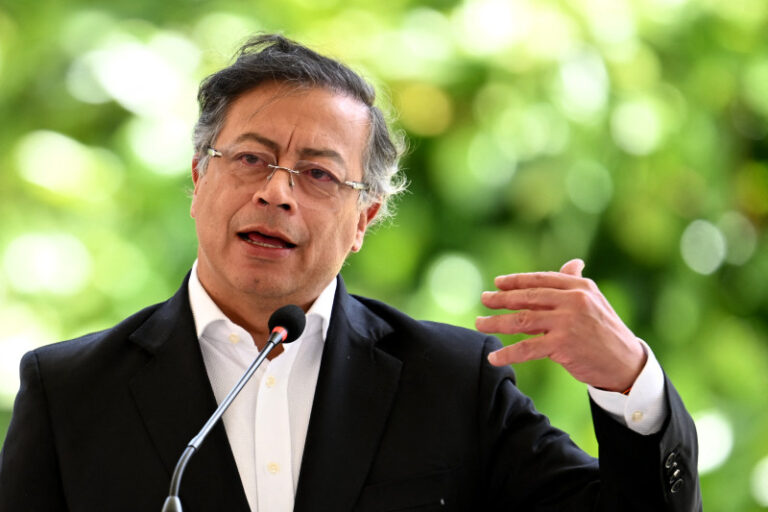 Petro convoca para el miércoles una manifestación nacional por la soberanía