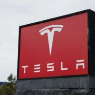 Algunos robotaxis de Tesla operan finalmente sin supervisión humana, anuncia Elon Musk
