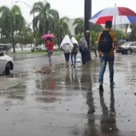Continúan las lluvias asociadas a una vaguada y arrastre del viento