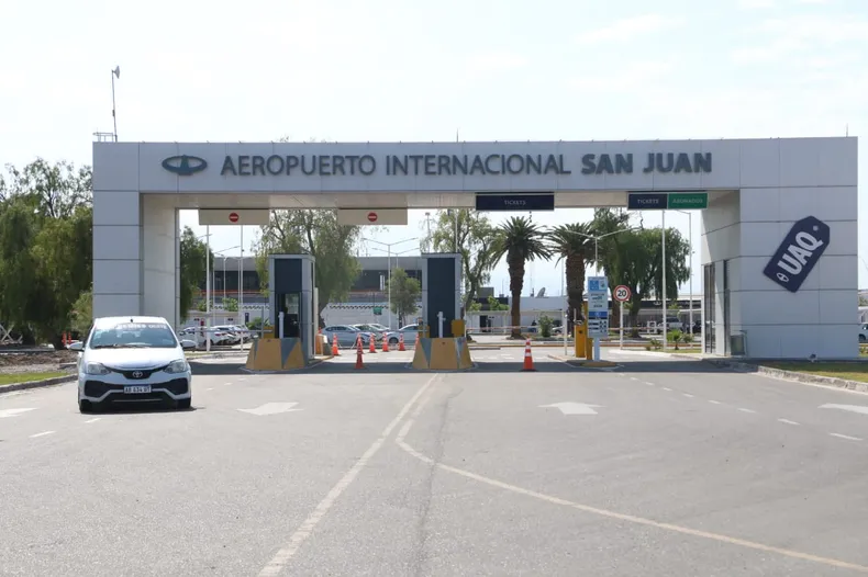 Aeropuerto de San Juan suspende mayoría de sus vuelos tras ataque de EEUU contra Venezuela