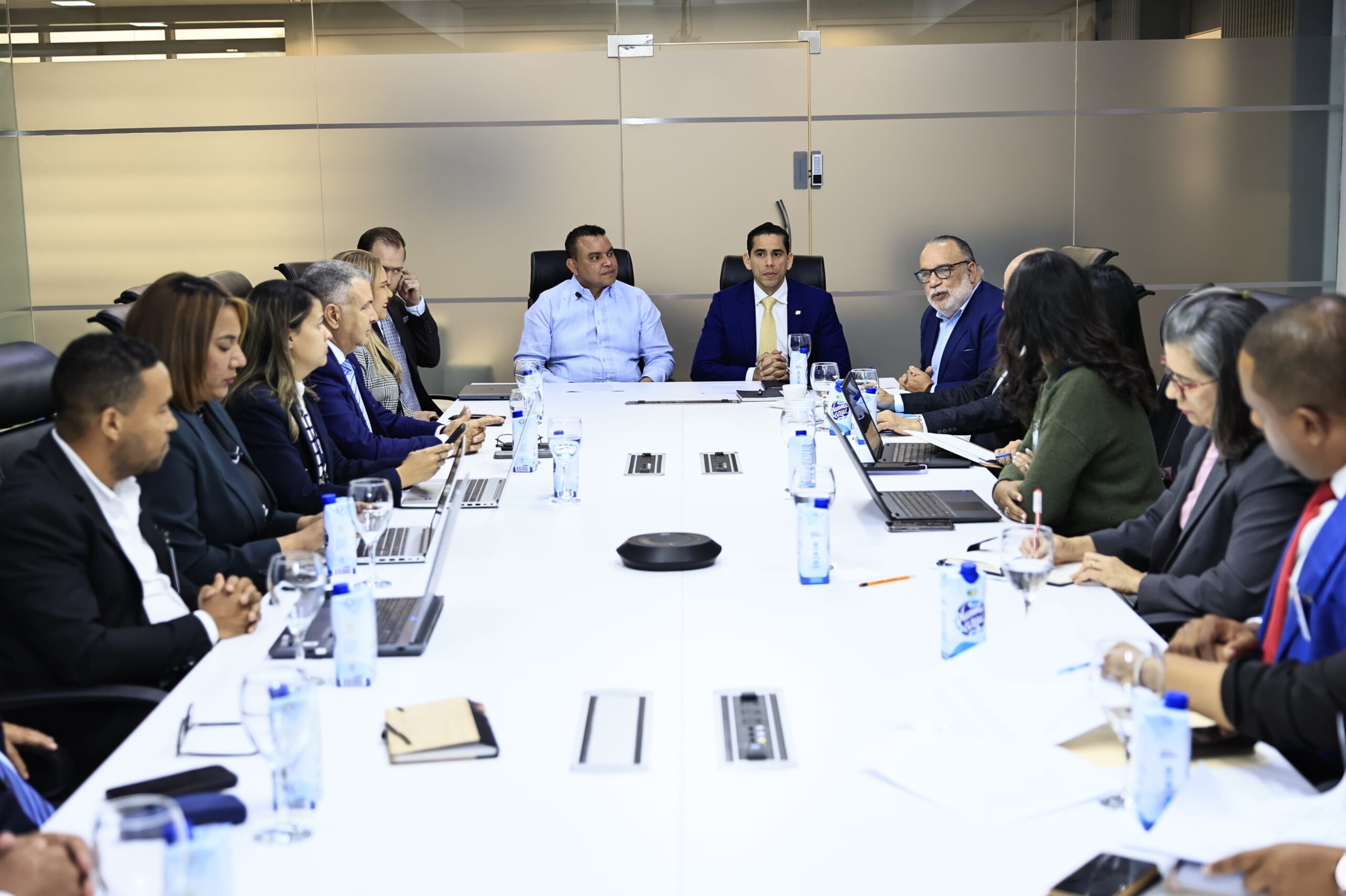 Autoridades del SNS y Senasa se reúnen para garantizar cobertura integral a los afiliados 
