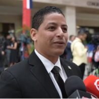 Luis Báez destaca avances en obras y servicios durante conmemoración nacional
