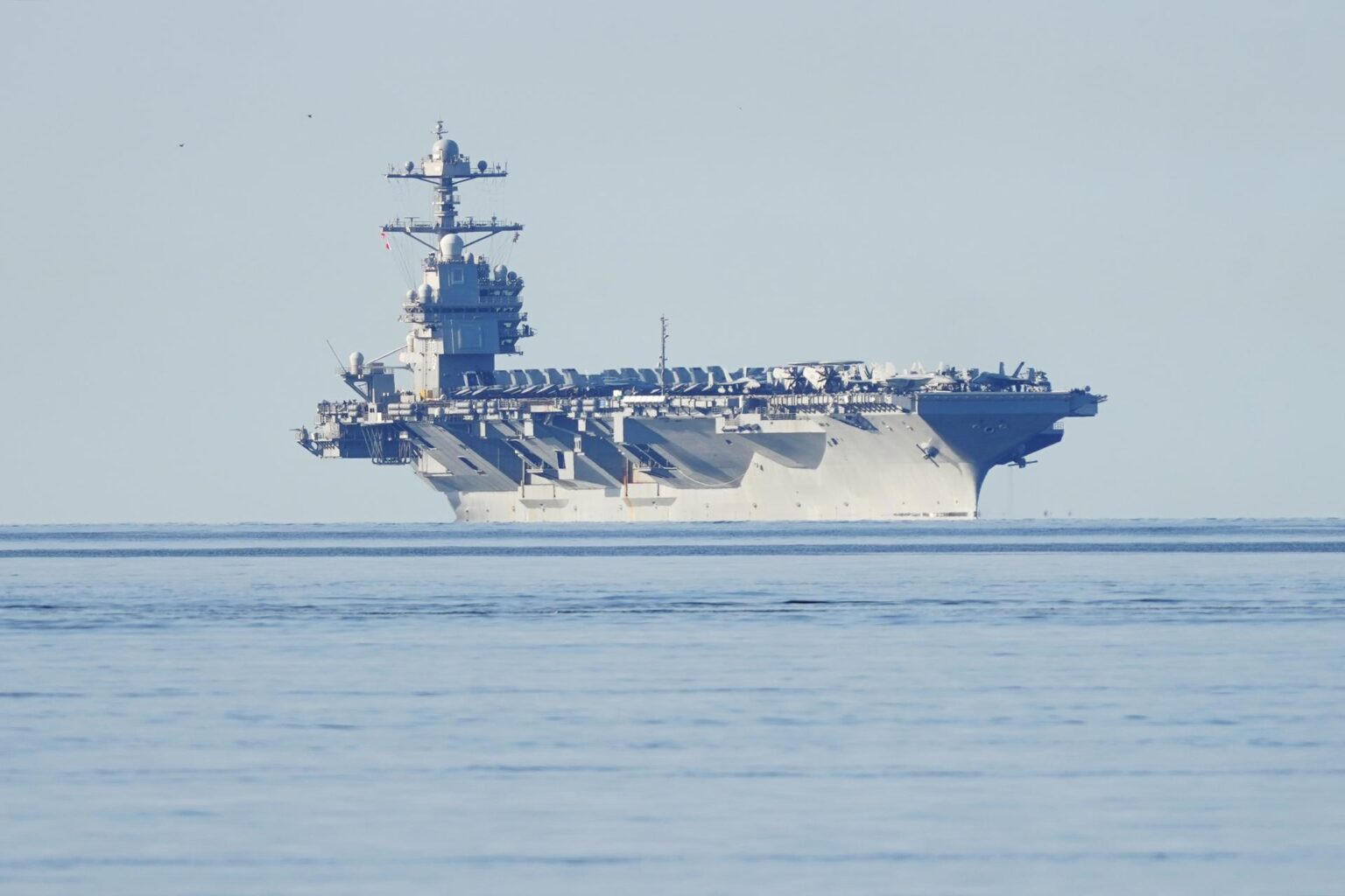 El Ejército de EE.UU., preparado para atacar Irán, aunque Trump aún no lo ha decidido