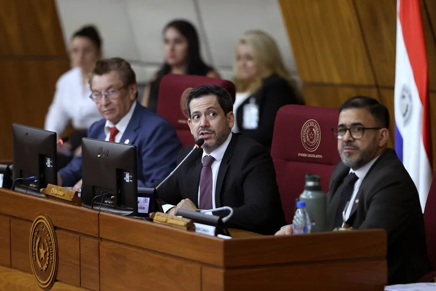 El Congreso de Paraguay avanza en la reforma a la ley de pensiones pese al rechazo de los gremios