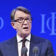 La Policía británica libera bajo fianza al exministro Peter Mandelson tras el interrogatorio