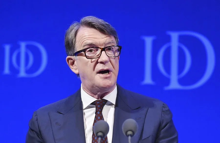 La Policía británica libera bajo fianza al exministro Peter Mandelson tras el interrogatorio
