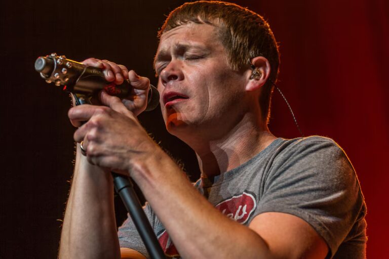 Murió Brad Arnold, voz y fundador de la banda 3 Doors Down, tras luchar contra el cáncer renal