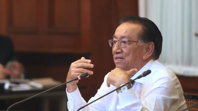 Quién es José María Balcázar, el nuevo presidente interino de Perú: perfíl, polémicas y cuestionamientos