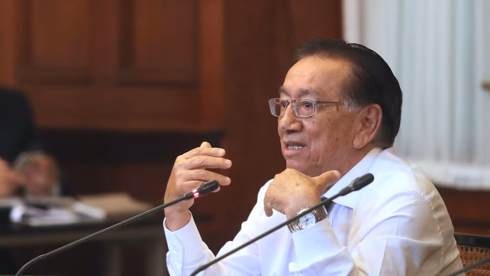 Quién es José María Balcázar, el nuevo presidente interino de Perú: perfíl, polémicas y cuestionamientos