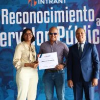 Intrant reconoce por primera vez a 56 servidores públicos por su trayectoria, vocación y transparencia